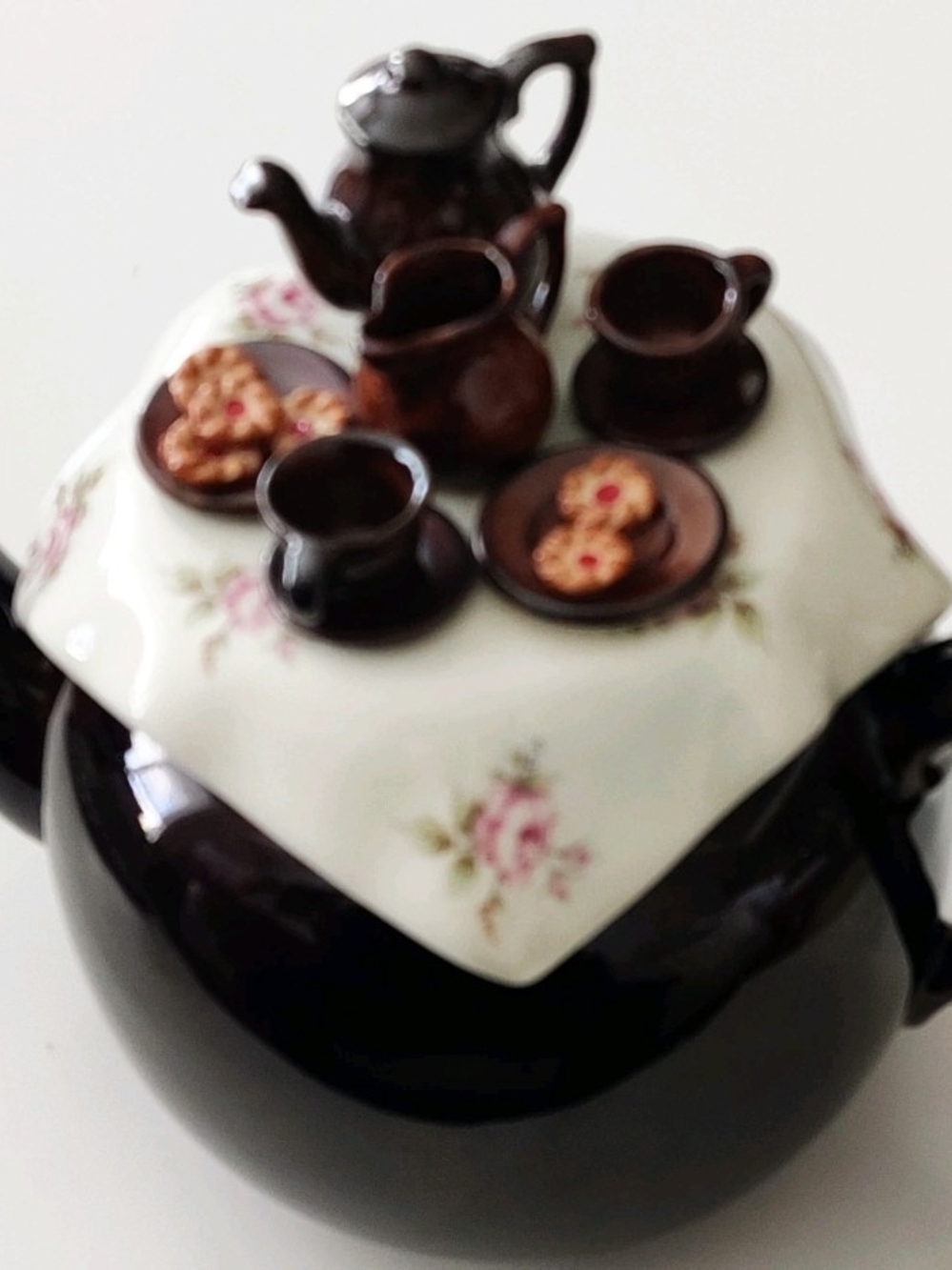 Paul Cardew "Brown Betty Tea Table" ceramic teapot - Picture 13 of 16